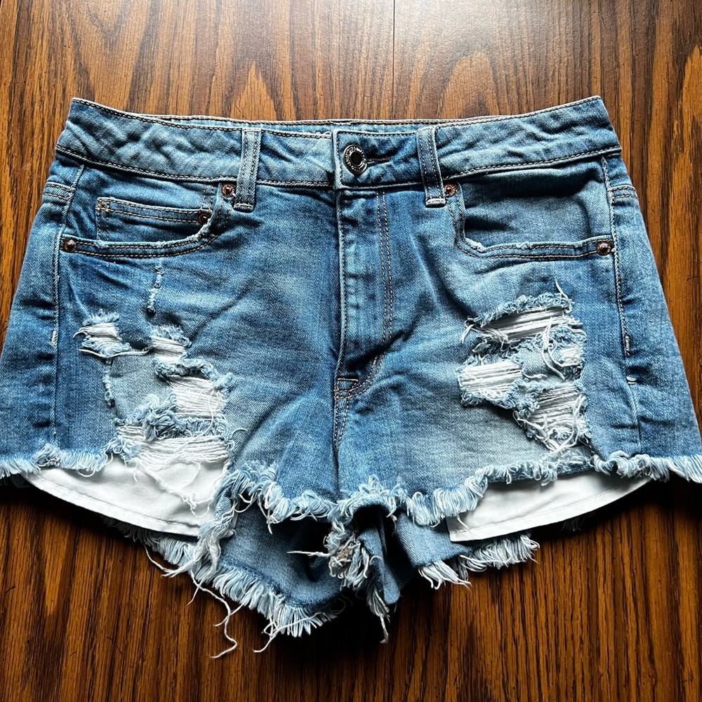 American Eagle Outfitters Jean Shorts. Women’s. Faded Blue. Frayed. Size 8